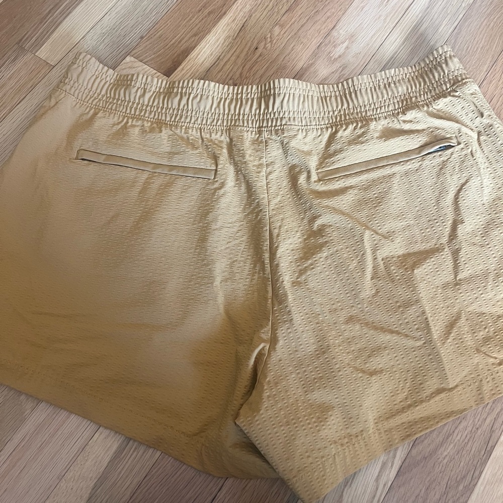 Athleta mustard yellow Size 14 Textured Brooklyn Short - Picture 6 of 9
